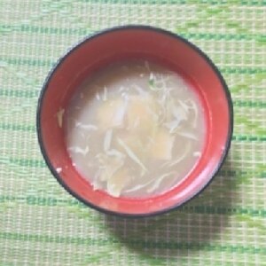 余った千切りキャベツで☆豆腐とキャベツの味噌汁♪